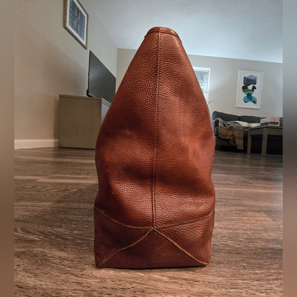 Polo Ralph Lauren Heritage Leather Tote - Picture 5 of 8